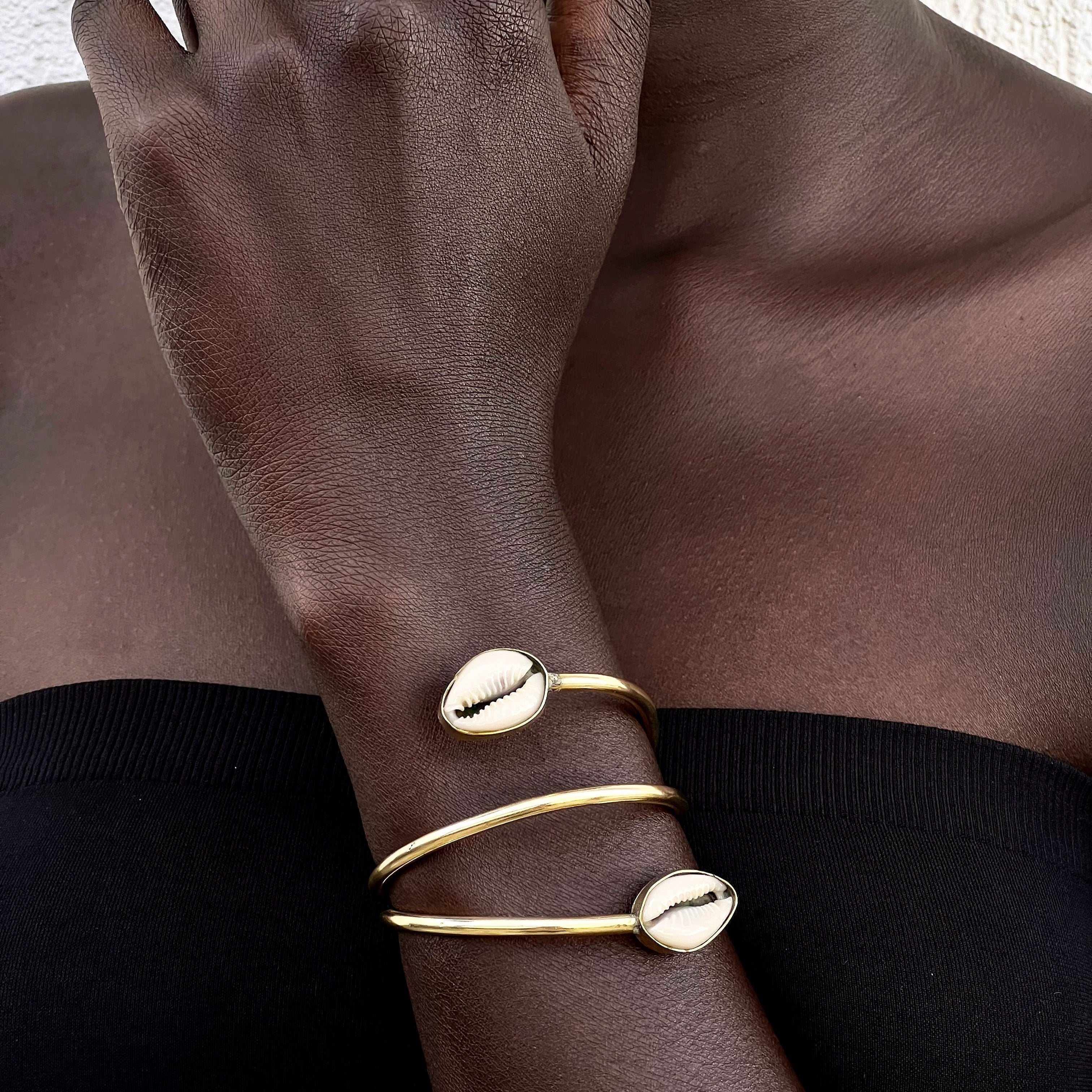 The ganda shell bangle
