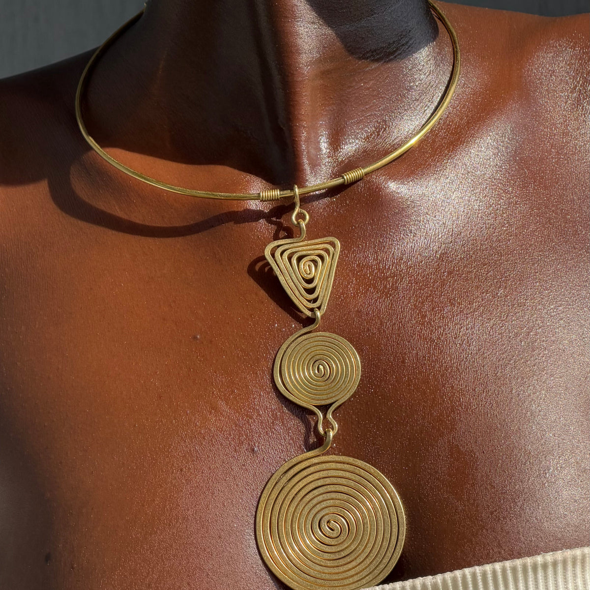 Dada neck cuff