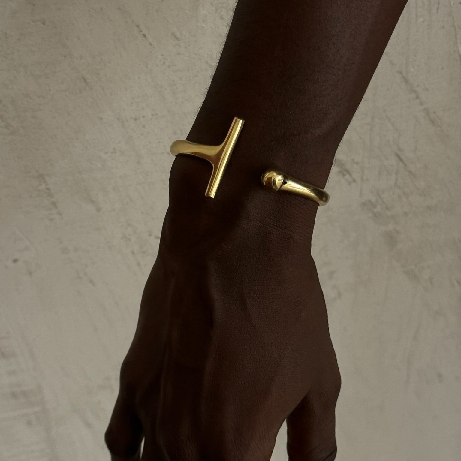 Adi Ball bar wrist cuff