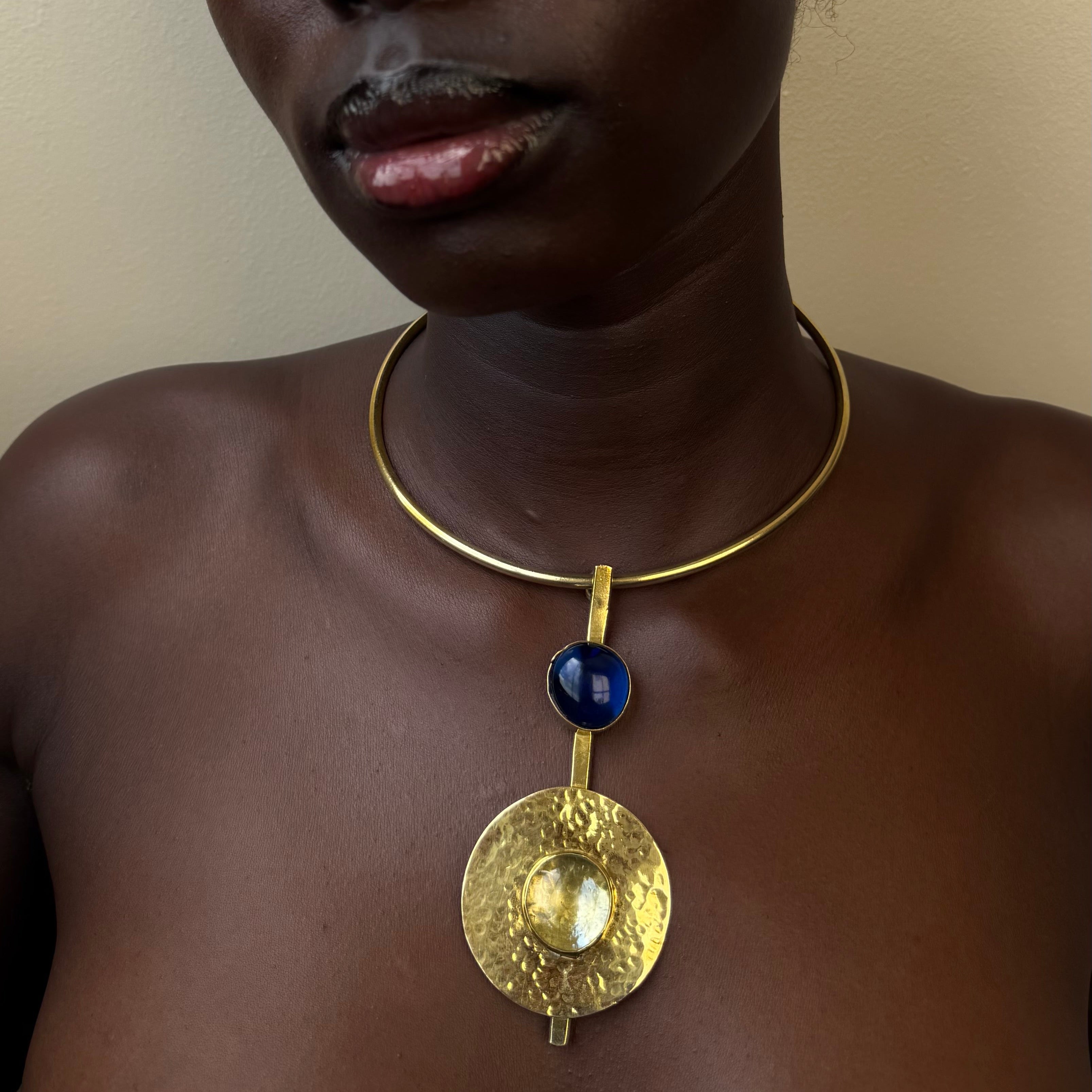 Double-tone Neck Cuff