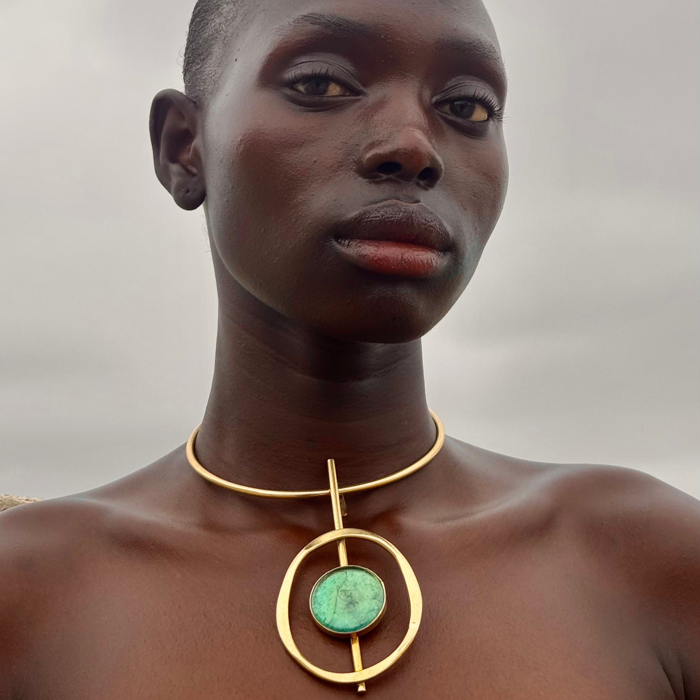 emerald stone neck cuff