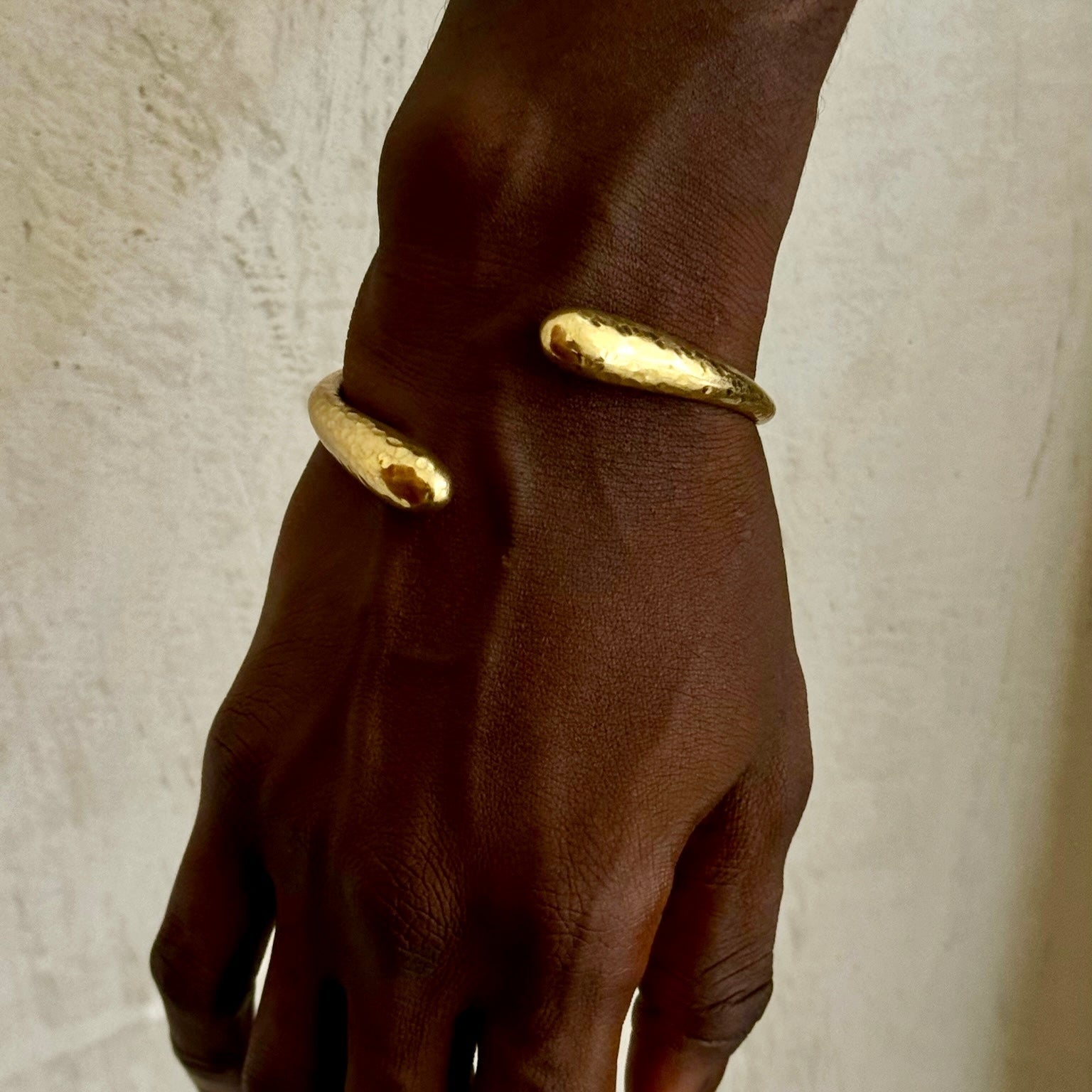 sieku twist bangle