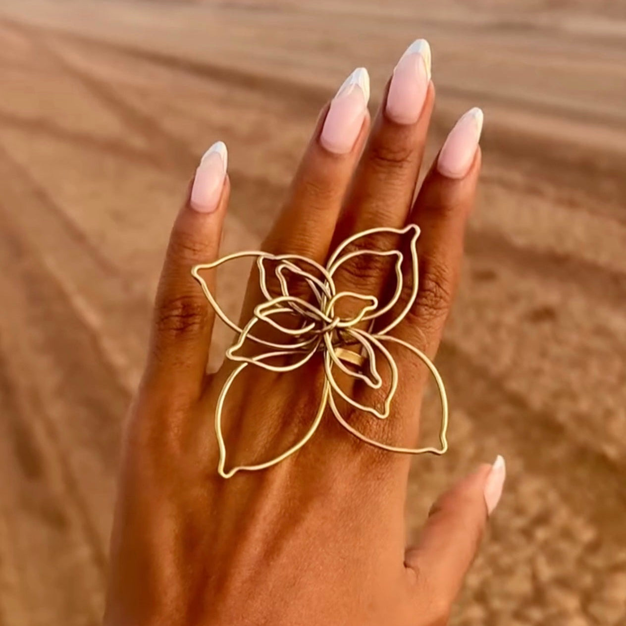 Ua petal ring